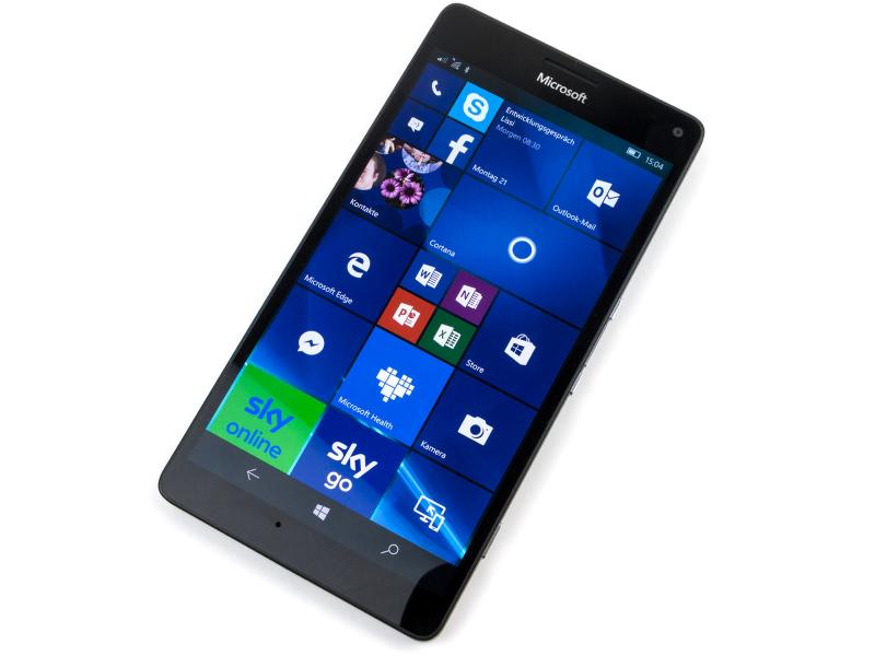 Phone Running Windows Phone System